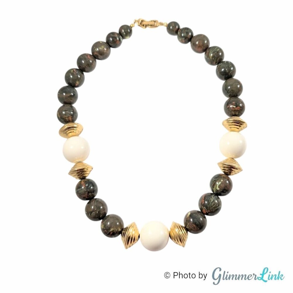 Vintage Chunky Lucite Dark Green Marbled & Creamy White Bead Necklace